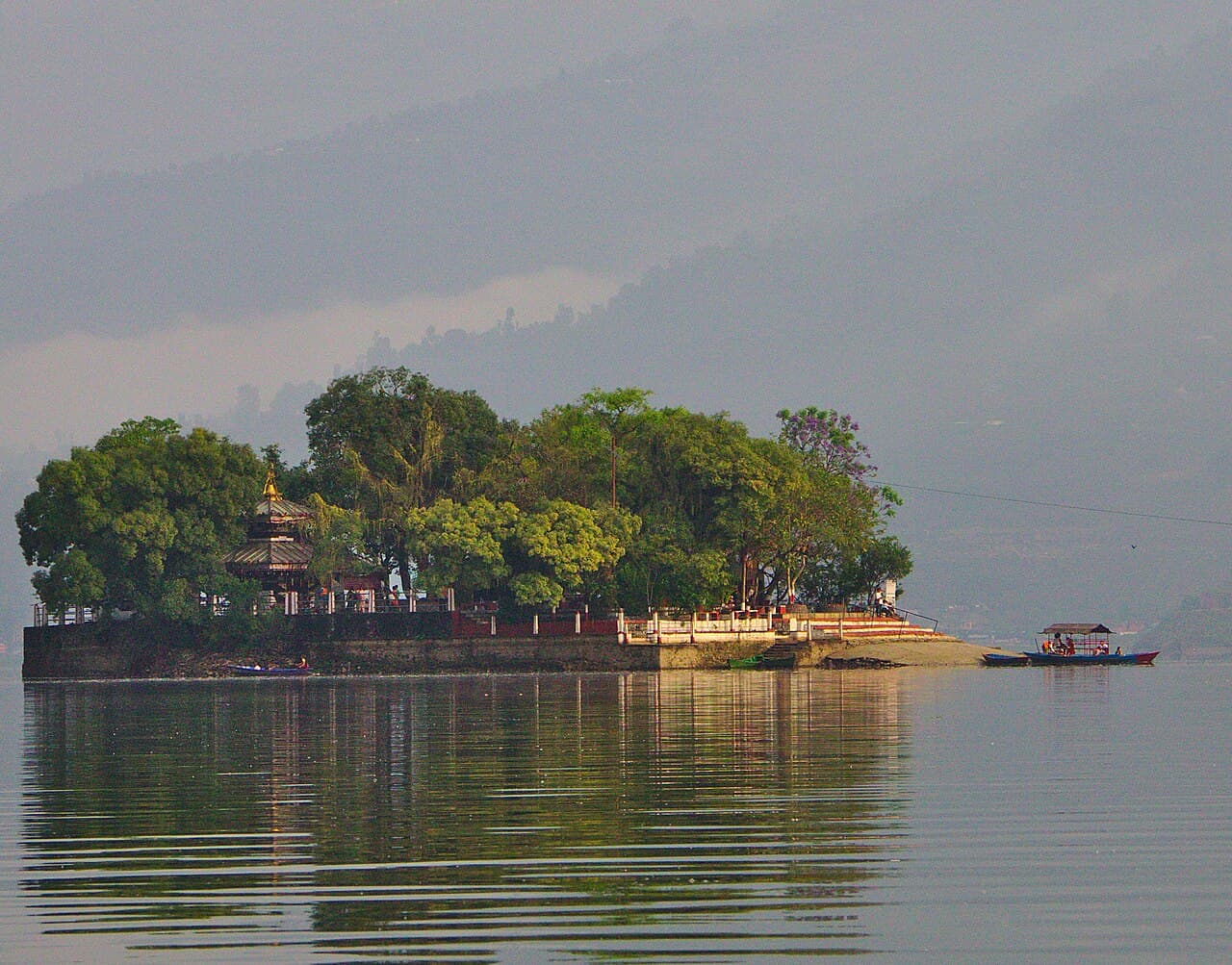 Pokhara - Phewa Lake 3